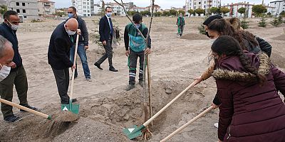 ÇOLAKBAYRAKDAR, “SEVDAMIZ; DAHA YEŞİL KOCASİNAN VE KAYSERİ”