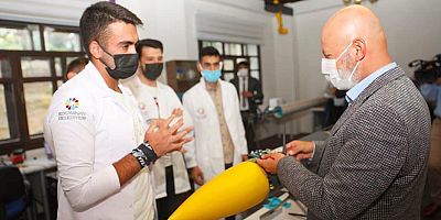 ÇOLAKBAYRAKDAR, “ÜLKENİN GELECEĞİ OLAN GENÇLERİN DESTEKÇİSİYİZ”