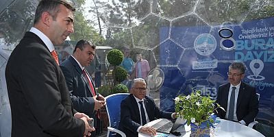  Cumhuriyet Meydanı’na ‘İletişim Küresi’ kuruldu.