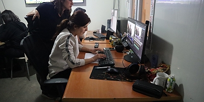 Deprem Bölgesindeki Gazeteciler Hala ‘Sesimi Duyan Var Mı?’ Diye Bağırıyor