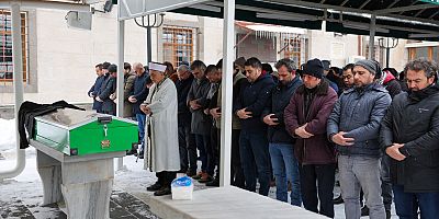 DEPREMDE HAYATINI KAYBEDEN HERDEM ÇİFTİ TOPRAĞA VERİLDİ