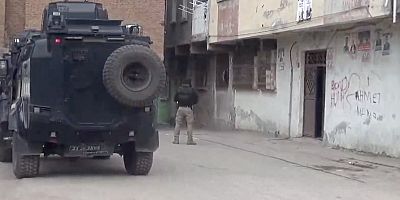 Diyarbakır’daki yasaklı mitingle bağlantılı 275 gözaltı