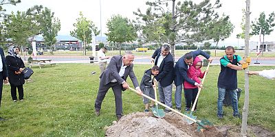 Engelsiz Yaşam Merkezinde 200 Adet Ağaç Dikildi