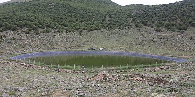 ERCİYES’İN KAR SULARI, HAYVANLARA İÇME SUYU OLUYOR