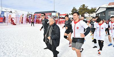 Erciyes’te Kar Ragbi Türkiye Şampiyonası Nefes Kesti