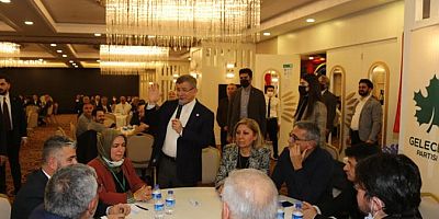 Gelecek Partisinde Yüzler Gülüyor