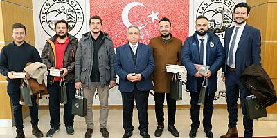 GENÇ DOKTORLARDAN BAŞKAN YALÇIN'A ZİYARET