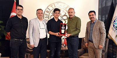 GÜLSOY YKS TÜRKİYE İKİNCİSİ TORUN'U AĞIRLADI