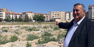 Gürer: “550 günde tamamlanacağı açıklanan  stadyuma 400 gündür çivi dahi çakılmadı”