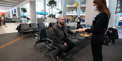 Havalimanında mahsur kalanlara 27 bin 500 kumanya