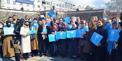 İYİ Partililer 8 Mart’ta :’’ UYGUR KADINLAR İÇİN AYAKTAYIZ!’’ Dedi.