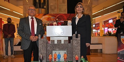 Kayseri, Büyükşehir'in 'Kayserispor Aşkı-Sanat Aşkı Sergisi'nde Bütünleşti