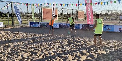 KAYSERİ'DE PLAJ FUTBOLU