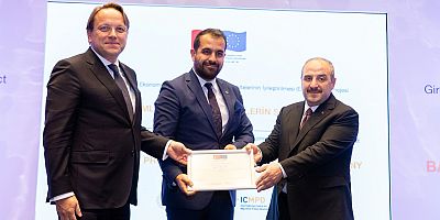 “KAYSERİ GİRİŞİMCİLİK VE ULUSLARASI TİCARET MERKEZİ PROJESİ ÖDÜL ALDI”