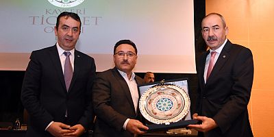 Kayseri Ticaret Odası (KTO) Kasım Ayı Meclis Toplantısı, Vali Gökmen Çiçek’in katılımıyla gerçekleştirildi.