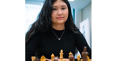 Kazak kadın satranççı 21 yaşında ‘büyük usta’ oldu