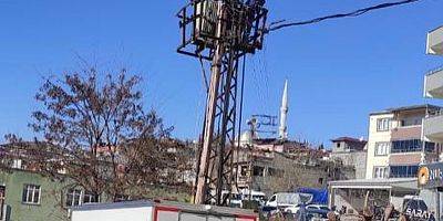 KCETAŞ, Kahramanmaraş'ta Yıkılan Enerji Hatlarını Onarıyor