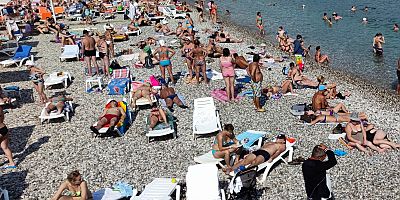 Kemer'de yaz devam ediyor