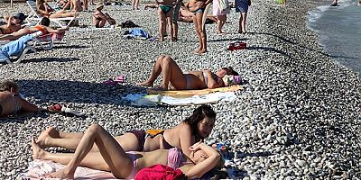 Kemer'de yaz devam ediyor