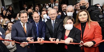 Kılıçdaroğlu, İzmir'de partisinin il binasının açılışını yaptı