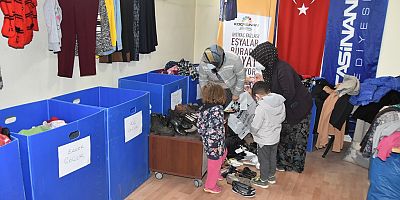 KOCASİNAN BELEDİYESİ, KIRSAL MAHALLERDEKİ İHTİYAÇ SAHİBİ VATANDAŞLARA DA KIYAFET ULAŞTIRIYOR
