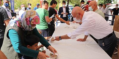 KOCASİNAN'DAN AŞURE İKRAMI