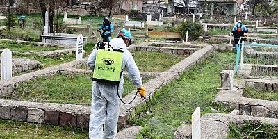 KOCASİNAN MEZARLIKLARDA TEMİZLİK ÇALIŞMASI BAŞLATTI