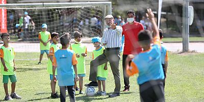 KOCASİNAN’NIN YAZ KURSLARI FİNALİ, BAŞKAN ÇOLAKBAYRAKDAR İLE YAPILDI