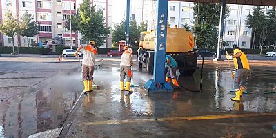 KURBAN KESİM YERLERİ TEMİZLENEREK DEZENFEKTE EDİLİYOR