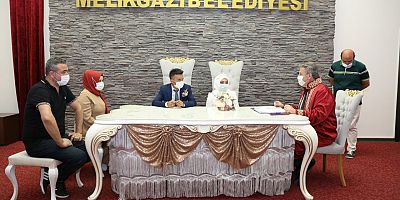MELİKGAZİ BELEDİYESİ 2020 YILINDA 3576 ÇİFTİ EVLENDİRDİ   