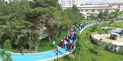 MİLLET BAHÇESİNDE SPOR ETKİNLİĞİ VE AĞAÇ DİKİMİ GERÇEKLEŞTİRİLDİ..