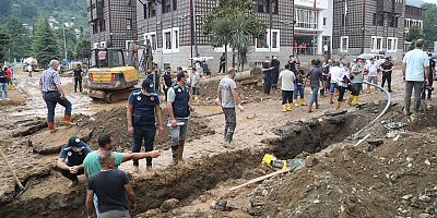 Rize yine sele teslim