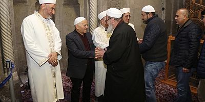 Sabah Namazında Kayserililerle Buluşan Başkan Büyükkılıç'tan İsveç'e Kınama