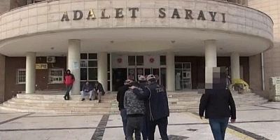 Sahte Savcı Adliyede Yakalandı