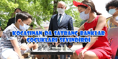 Satranç Banklara Çocuklar Yoğun İlgisi Gösterdi.