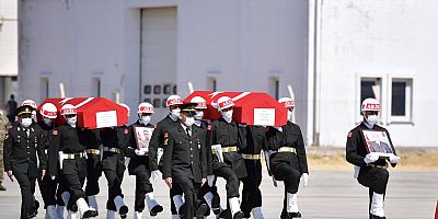 Şehit askerlerin naaşı Gaziantep’ten memleketlerine uğurlandı