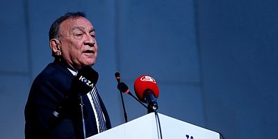 Seyhan Belediye Başkanı Akay'a saldırı