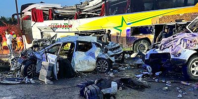 TAG Otoyolu'nda trafik kazası: 10 ölü, 30 yaralı