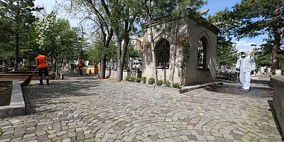 TALAS BELEDİYEDİYESİ MEZARLIKLARI BAYRAMA HAZIRLIYOR