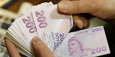 Ticaret hacmi aylık arttı, yıllık azaldı