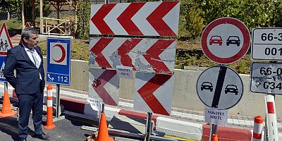 Trafik levhaları hedef tahtası oldu