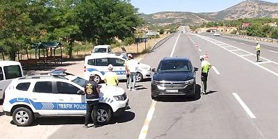 Trafikte denetlenen her dört araçtan birinde kural ihlali çıktı
