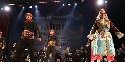 TÜRK DÜNYASI BU GÖSTERİDE BULUŞTU