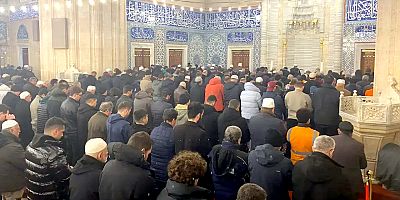 Türkiye bayram sabahına camilerde kavuştu
