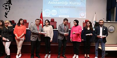 Türkiye'de Bir İlk Olan Eczacı Asistanlığı Kursu Tamamlandı