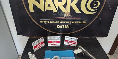 Uyuşturucu ticareti yapan 2 kişi yakalandı