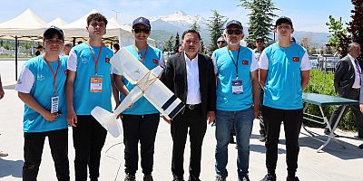 Vali Çİçek “17’nci Uluslararası MEB Robot Yarışması Kayseri’ye Çok Yakıştı “