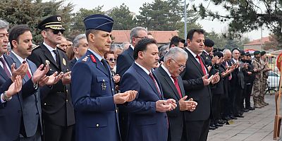 Vali Çiçek: Bu kadar savaşın içerisinde bir tek bizim ülkemizde huzurlu bir şekilde bombalar patlamadan yaşıyoruz