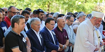 Vali Çiçek, Terör Gazisi İsmet Eraslan’ın Cenazesine Katıldı