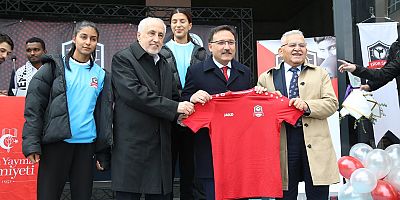 Vali Çiçek ve Başkan Büyükkılıç, ERVA Marifet Spor Kulübü Açılış Töreni'ne Katıldı